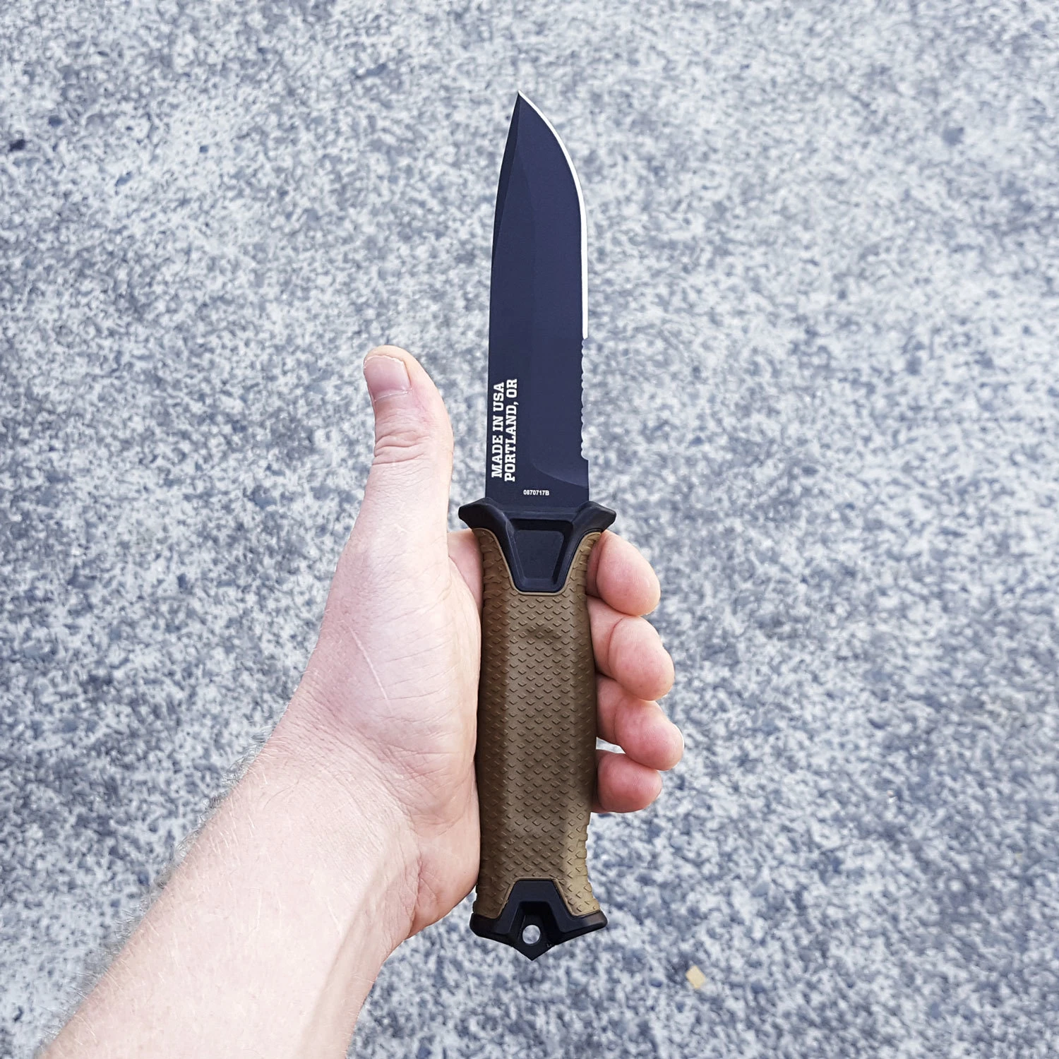 Gerber Strongarm Coyote Survival Knife | Full Tang - Image 3